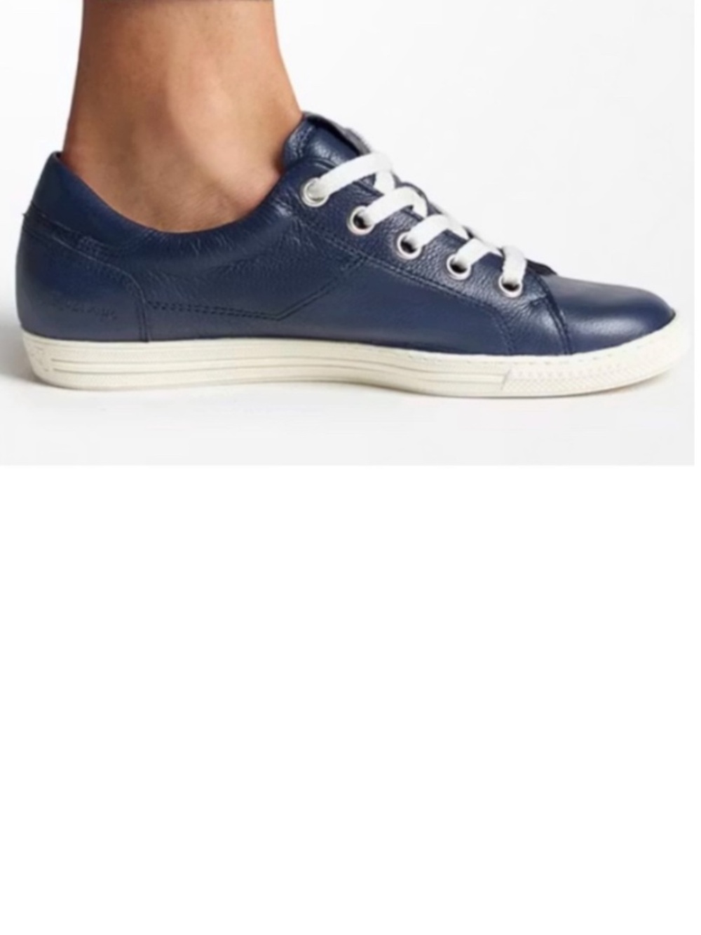 Sneaker (Women USA sizes) NEW! COLOR: space leather